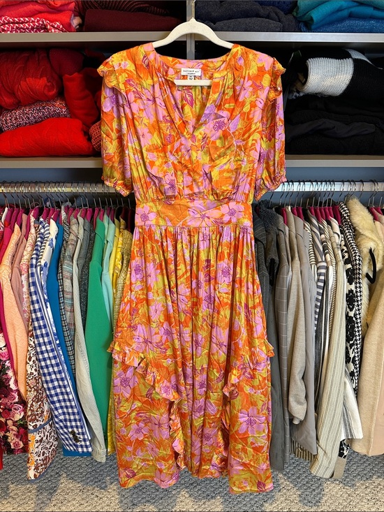 Current Air Dresses & Skirts - Current Air orange/purple floral short sleeve ruffled midi dress size XS